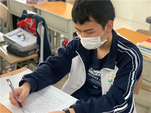 考生答题现场 (2).jpg