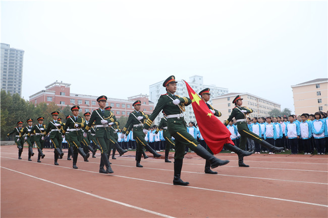 90edbb2503004a49a2be6fc1405b3632.jpg