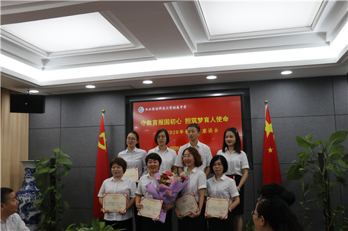 8efe5671e5684c03afdec4adb3322ef2.jpg