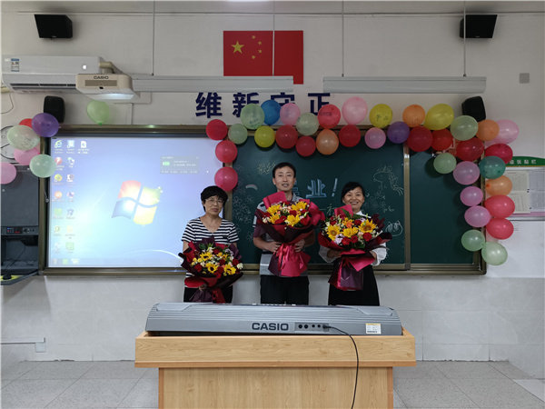 4d1651e422f74b1cb1f4f676e83b1c97.jpg