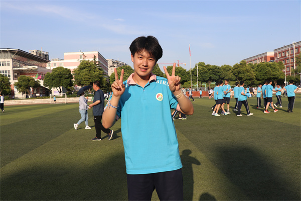 dce4a2ea037b4d848a43ee9572dac72a.jpg